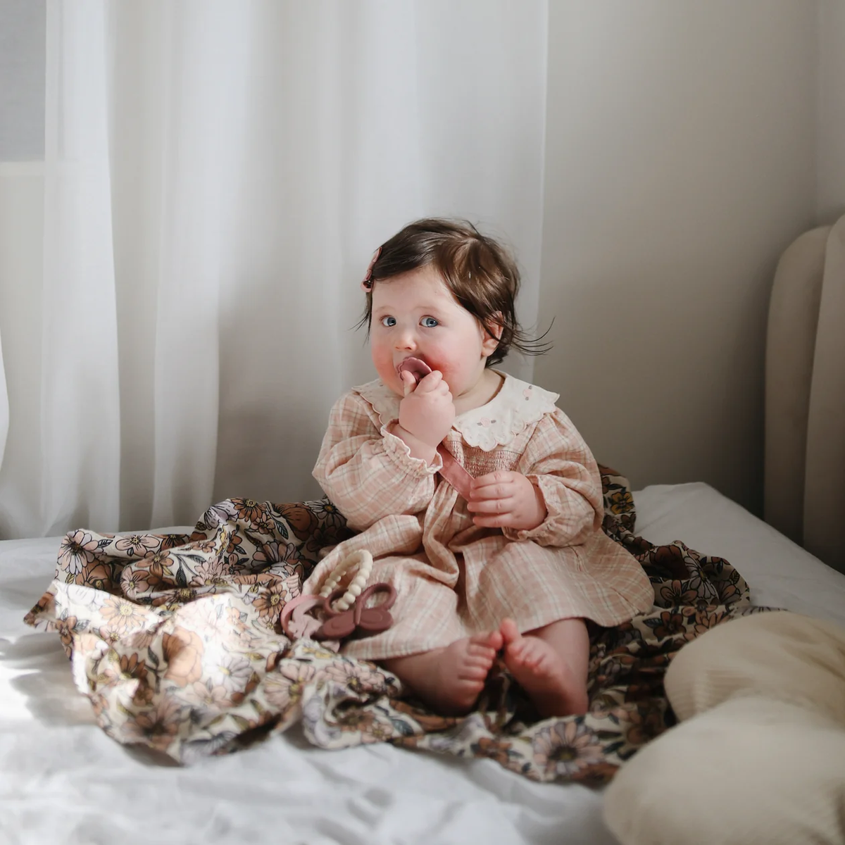 Mushie Organic Cotton Muslin Swaddle - Retro Flowers