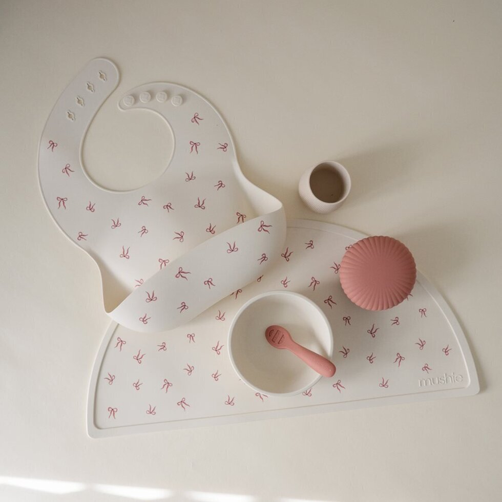Mushie Silicone Bib - Bows