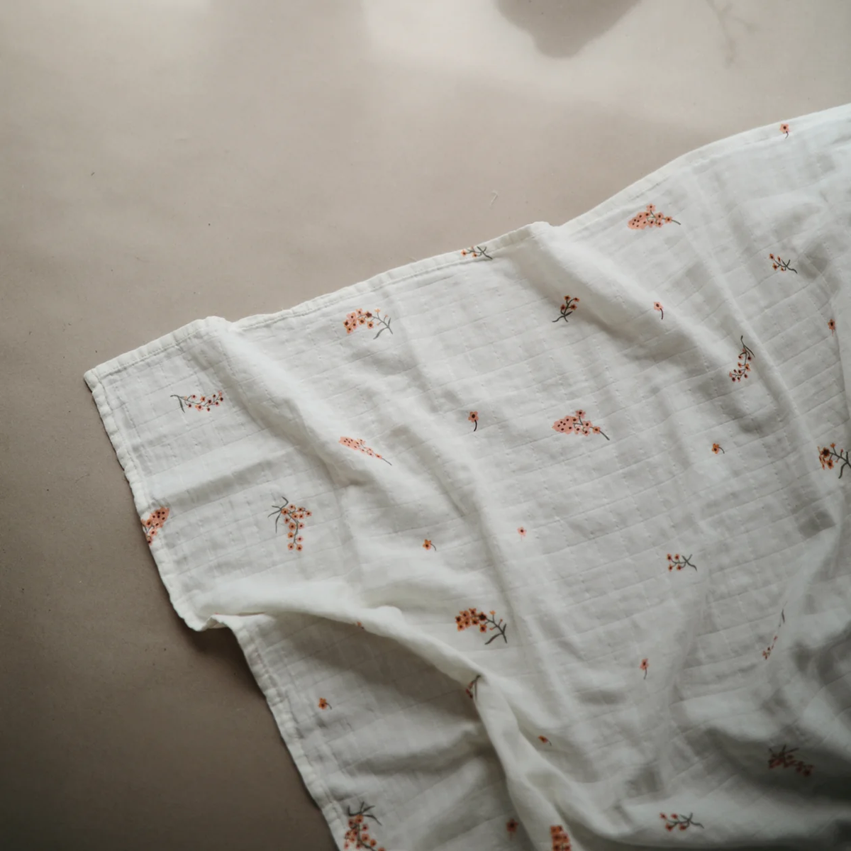 Mushie Organic Cotton Muslin Swaddle Blanket - Flowers
