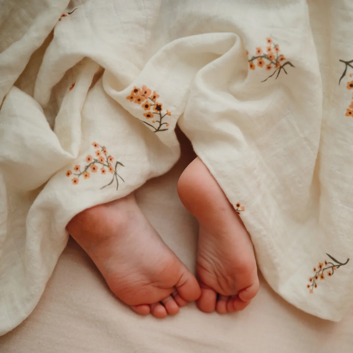 Mushie Organic Cotton Muslin Swaddle Blanket - Flowers