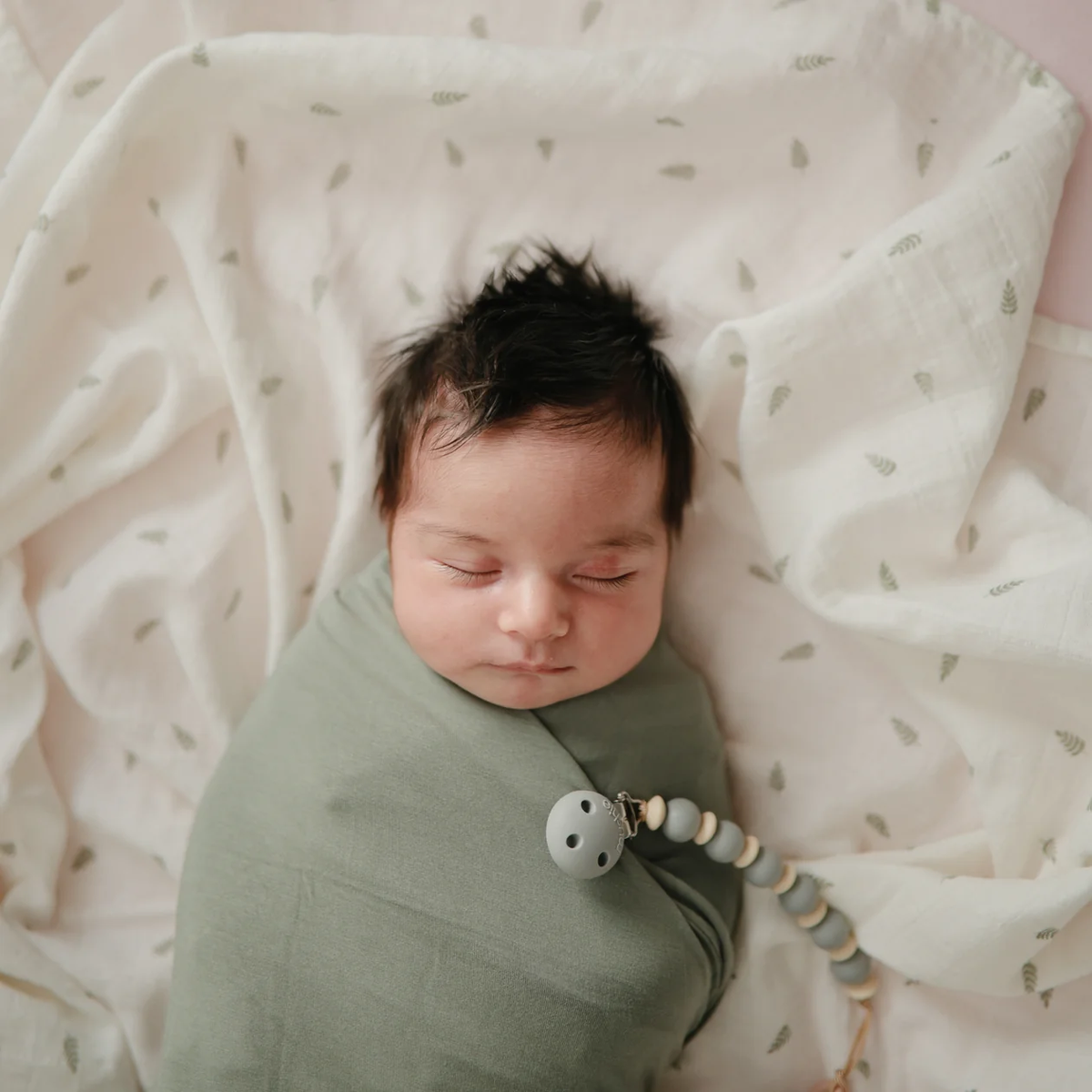 Mushie Organic Cotton Muslin Swaddle Blanket - Leaves