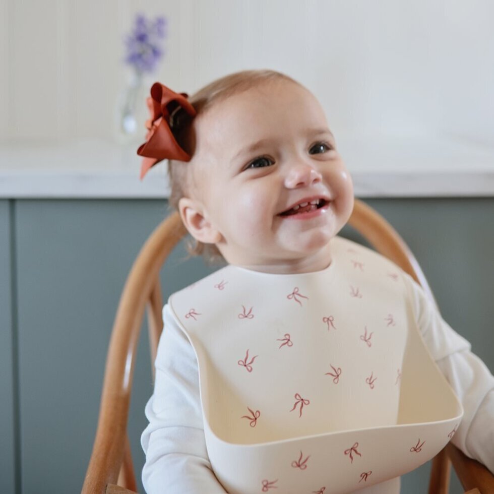 Mushie Silicone Bib - Bows