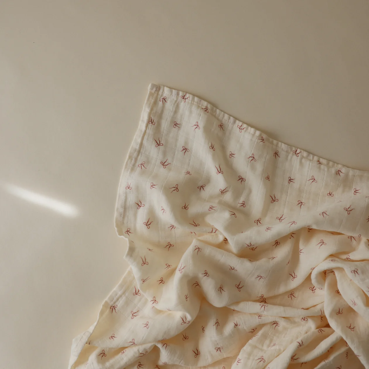 Mushie Organic Cotton Muslin Blanket - Bows