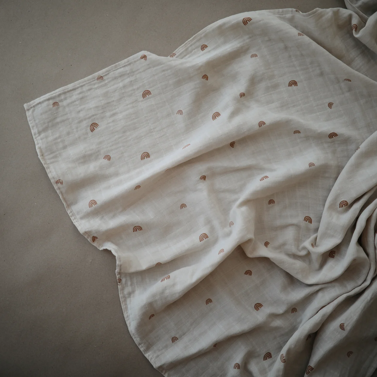 Mushie Organic Cotton Muslin Swaddle Blanket - Rainbow